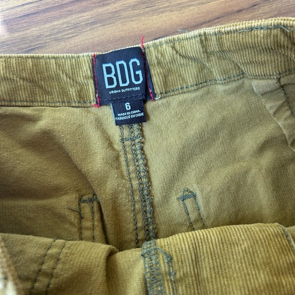 Urban Outfitters BDG Olive Green Cropped Corduroy Pants Workwear Utility 6/29 - Picture 4 of 9